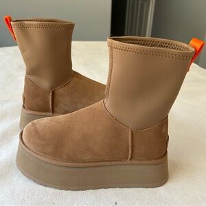 UGG CLASSIC DIPPER PLATFORM BOOT